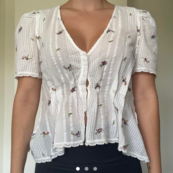 NWT zara white floral short sleeved blouse - Picture 1 of 3